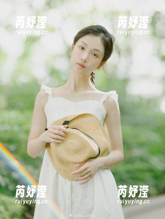 一同分享Umeko J的经典套图，感受卡米作品的别样风情与魅力